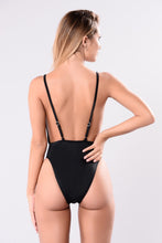 Load image into Gallery viewer, Sunburst Swimsuit - Black.f
